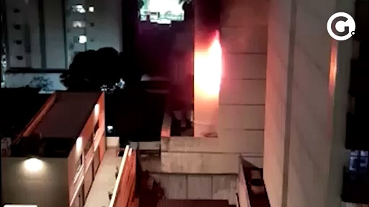 Incêndio em prédio na Praia do Canto, em Vitória