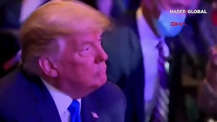 Trump'ın cebinde akrep var! Seçimleri kazanması için kilisede kutsandı, 160 dolar bağışladı