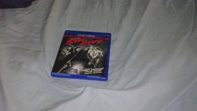 Sin City Blu-Ray/Digital HD Unboxing