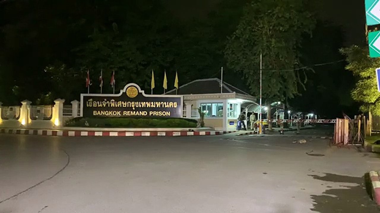 19-10-2563 บรรยากาศปล่อยตัว ‘ แอมมี่ และ แกนนำท...