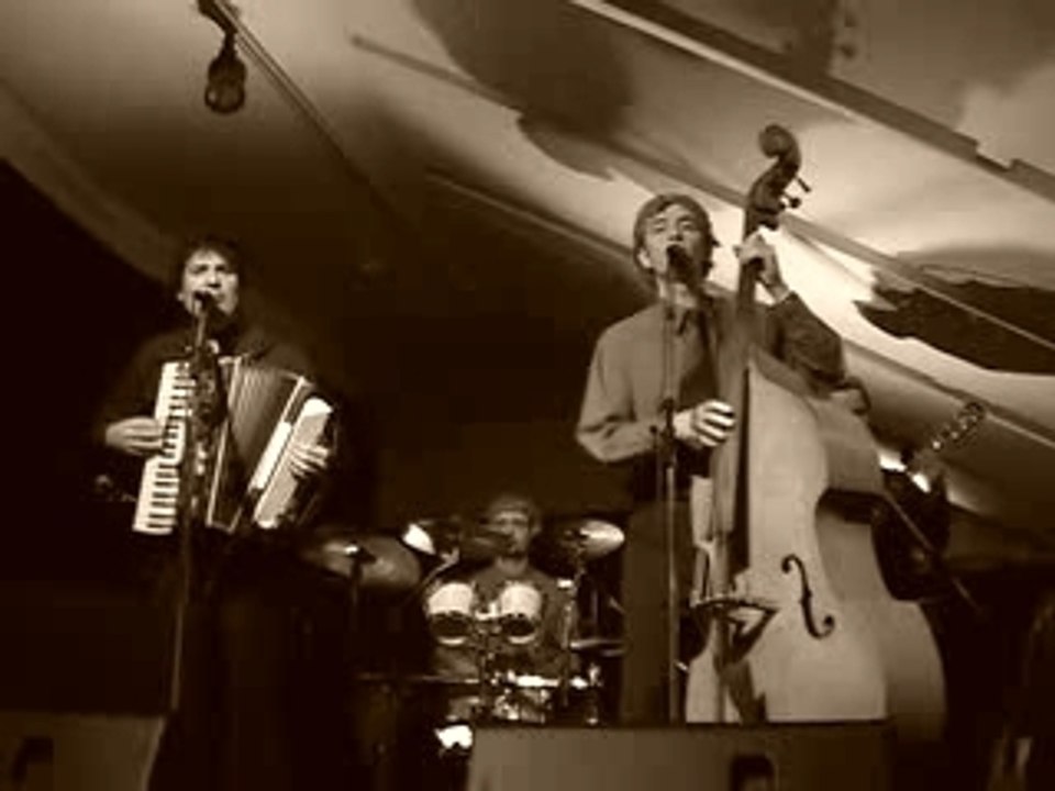 Les Joyeux Urbains : "C'est un gringalet"