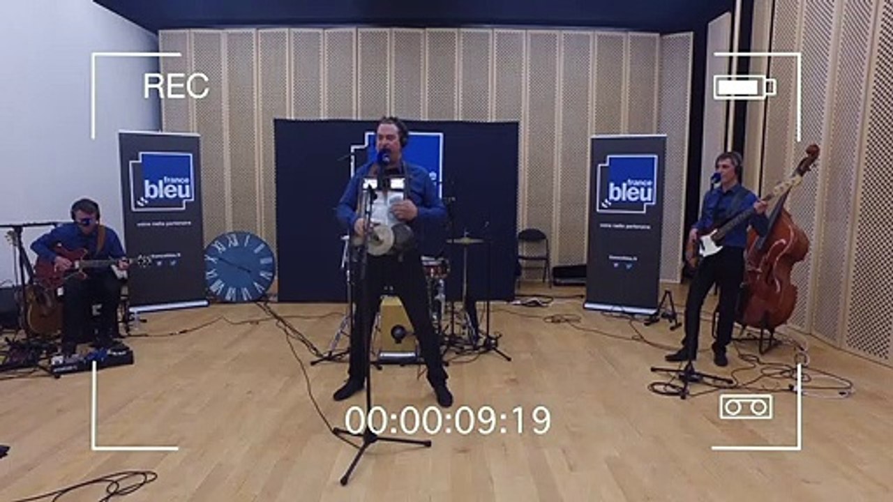 Les Polis Sont Acoustiques - Hamburger