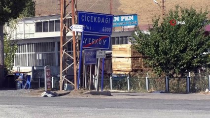 İki adımla il değiştiriyorlar... İlleri ve ilçeleri farklı ama birlikte yaşıyorlar