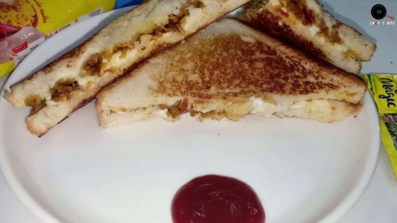 Maggi Sandwich