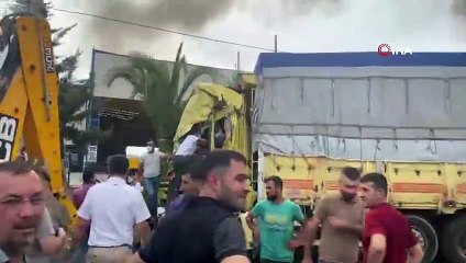 Tır ile kamyonlar kazaya karıştı çıkan yangında can pazarı yaşandı