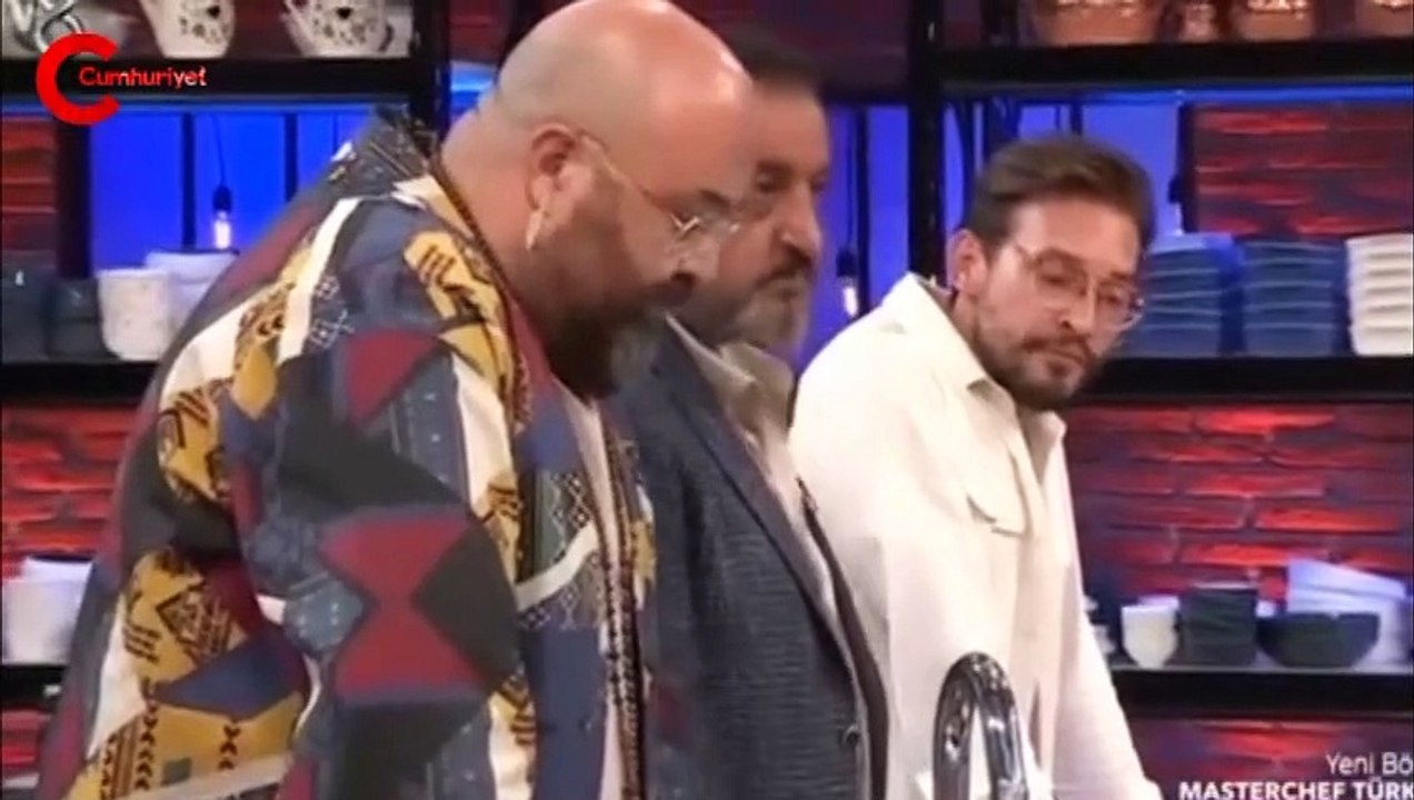 'Oğlum yemeği bitireceksin beni sinirlendirme!'