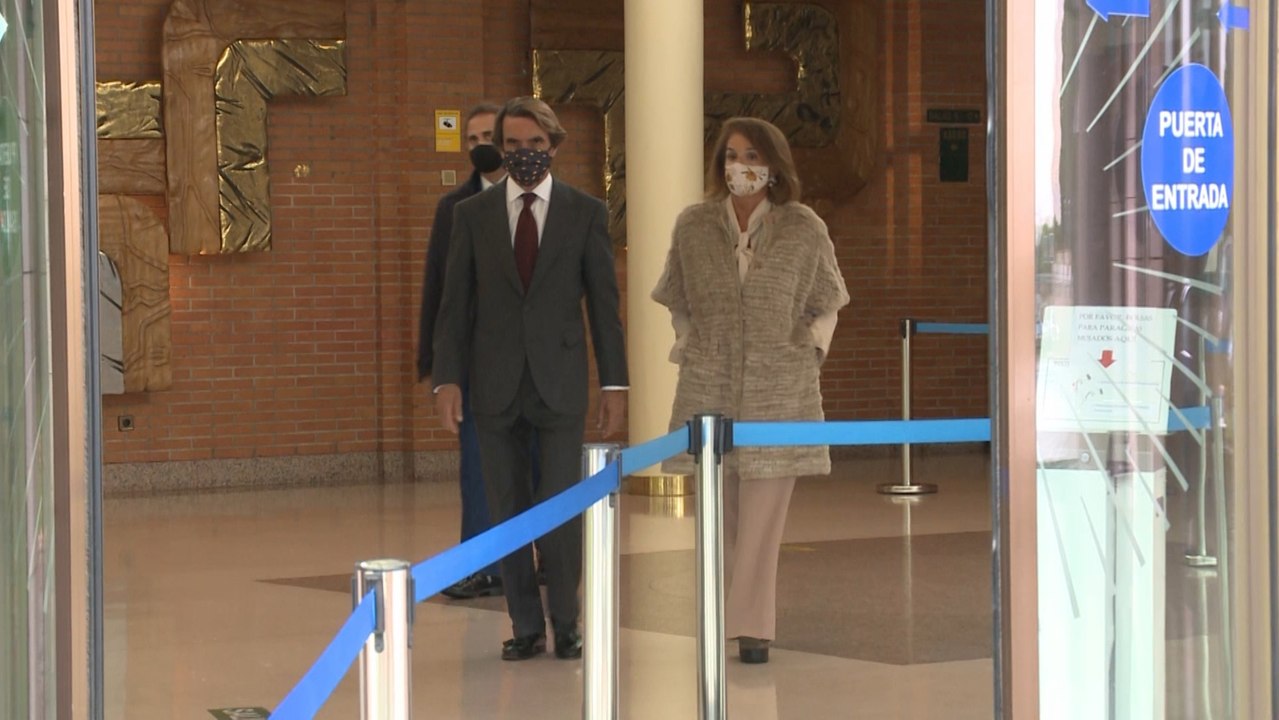 Numerosos rostros conocidos despiden al Marqués de Cubas en el Tanatorio de La Paz