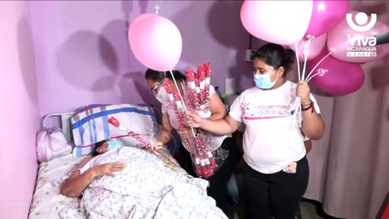 Jóvenes de Promotoria Solidaria llevan alegría y amor a mujeres con cáncer