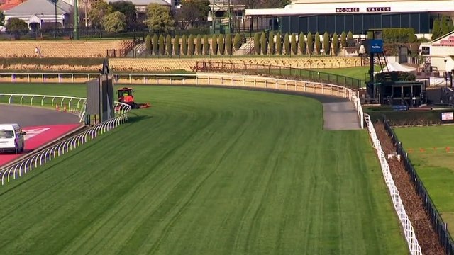 Victoria records three new coronavirus cases, no deaths