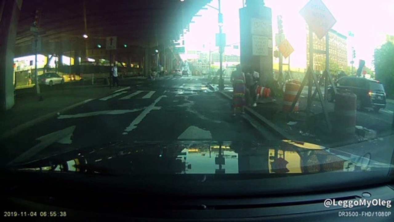 Roadside Scuffle Captured on Dashcam