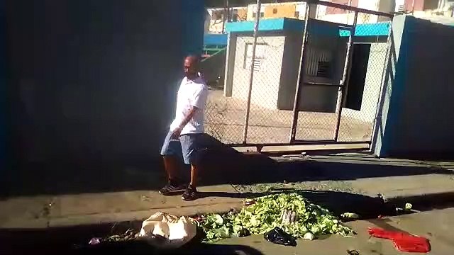 ELLOS PAGAN SU CUALTO PERO NADIE LIMPIA DICEN LOS MORADORES