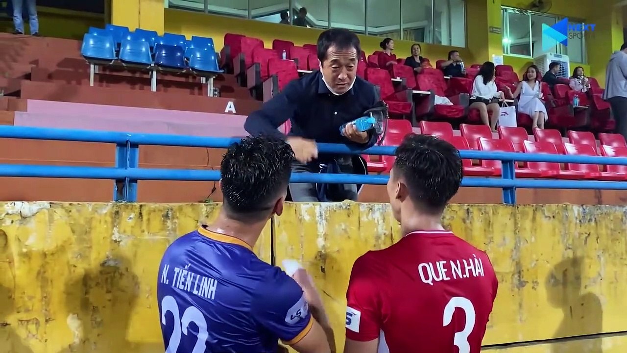 An ủi -bé Linh-, Thầy Lee -đánh yêu- Hải Quế cực dễ thương sau đại chiến Hàng Đẫy - NEXT SPORTS