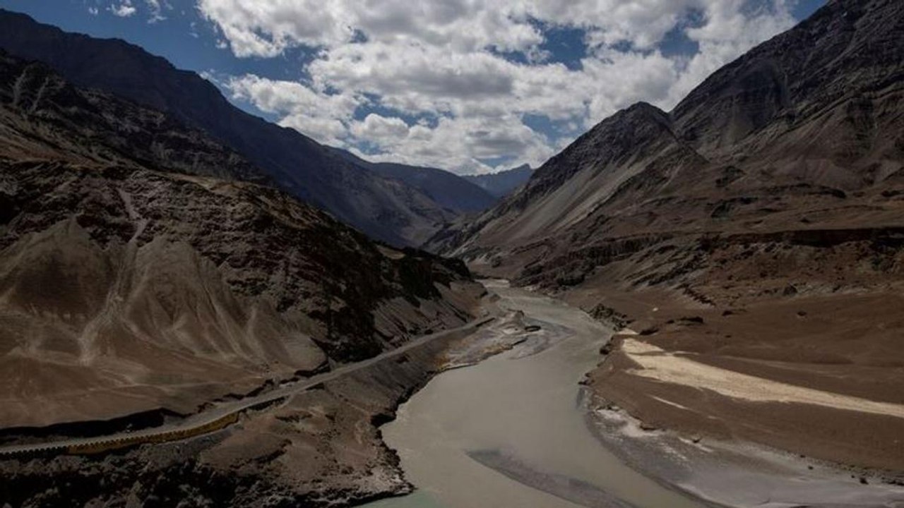 Indian Army handed over the Chinese soldier to PLA