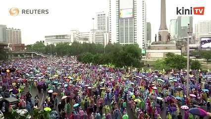 Isyarat tangan sahaja: Bahasa protes di Thailand