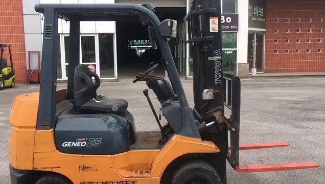 Xe nâng dầu 2.5 tấn Toyota 7FDK25. Xe Nhật bãi Siêu Xịn