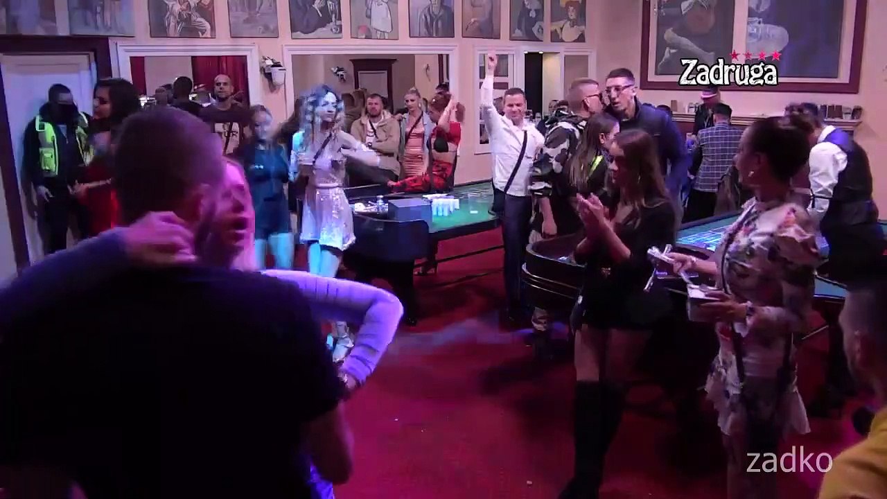 Zadruga 4/ HAOS /  Filip   gađao  Kristijana    Kamenjem potom  Janjus pljunuo TOMOVICA