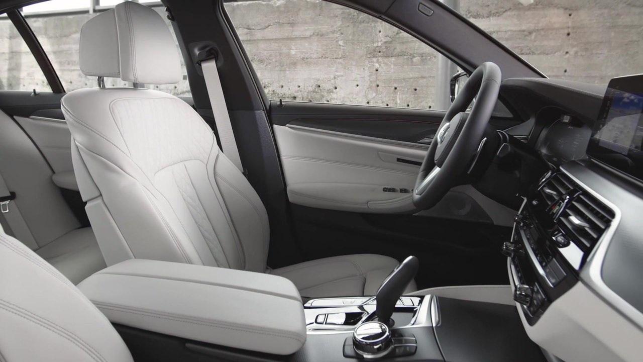 Die neue BMW 5er Reihe - Interieur - 12,3 Zoll großes Control Display, neue Ausstattungsoptionen