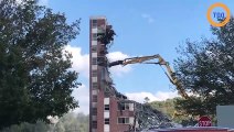 Un immeuble en déconstruction s'écrase sur une grue et la casse !