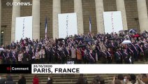 شاهد: نواب فرنسيون يقفون دقيقة صمت تكريماً لروح أستاذ التاريخ المذبوح