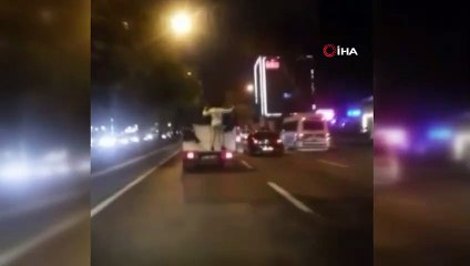 Kamyonet kasasında tehlikeli yolculuk