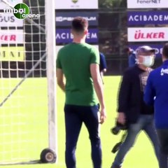 Altay Bayındır'ın kitap sevgisi