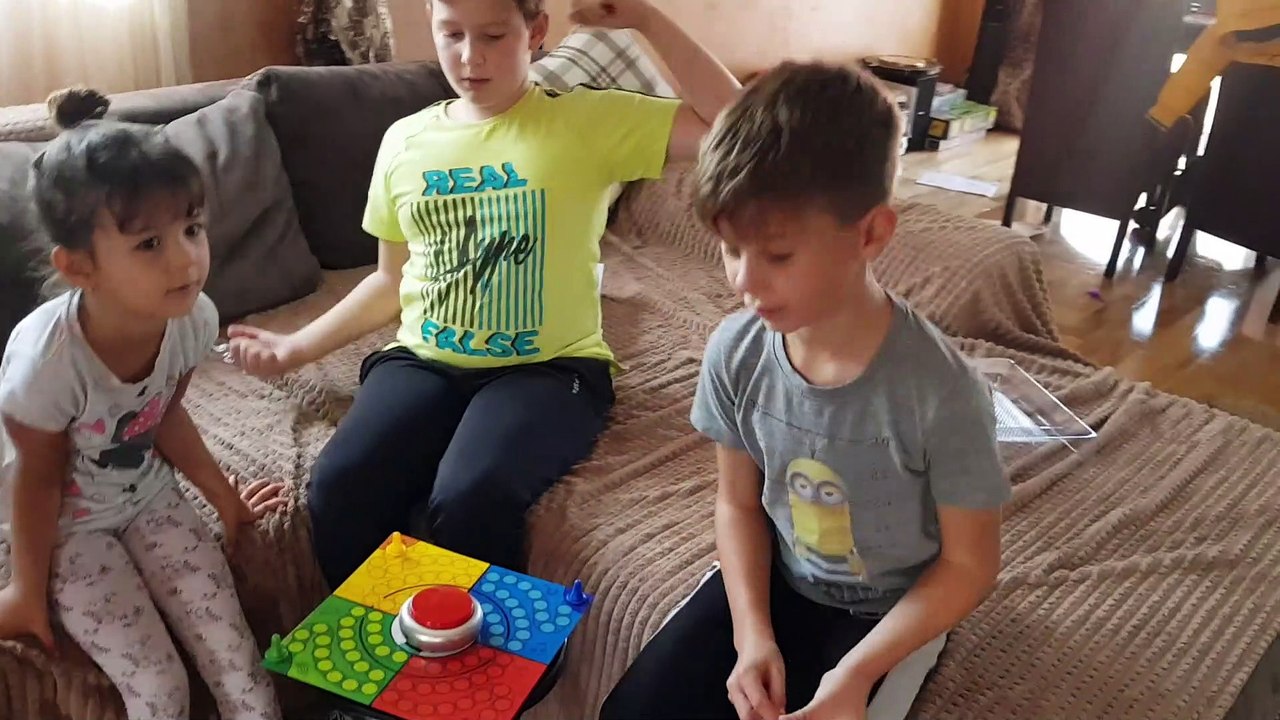 Joc interactiv -  Quiz Electronic cu Antonyo si Maya