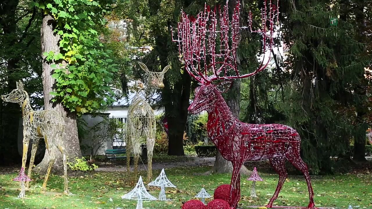 „Lichterpark“ im Innsbrucker Hofgarten lädt zum Lustwandeln ein