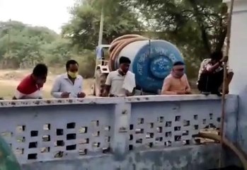 भैरो बाबा के मंदिर पर भरे गंदे पानी को नगर पालिका प्रशासन के द्वारा निकाला गया