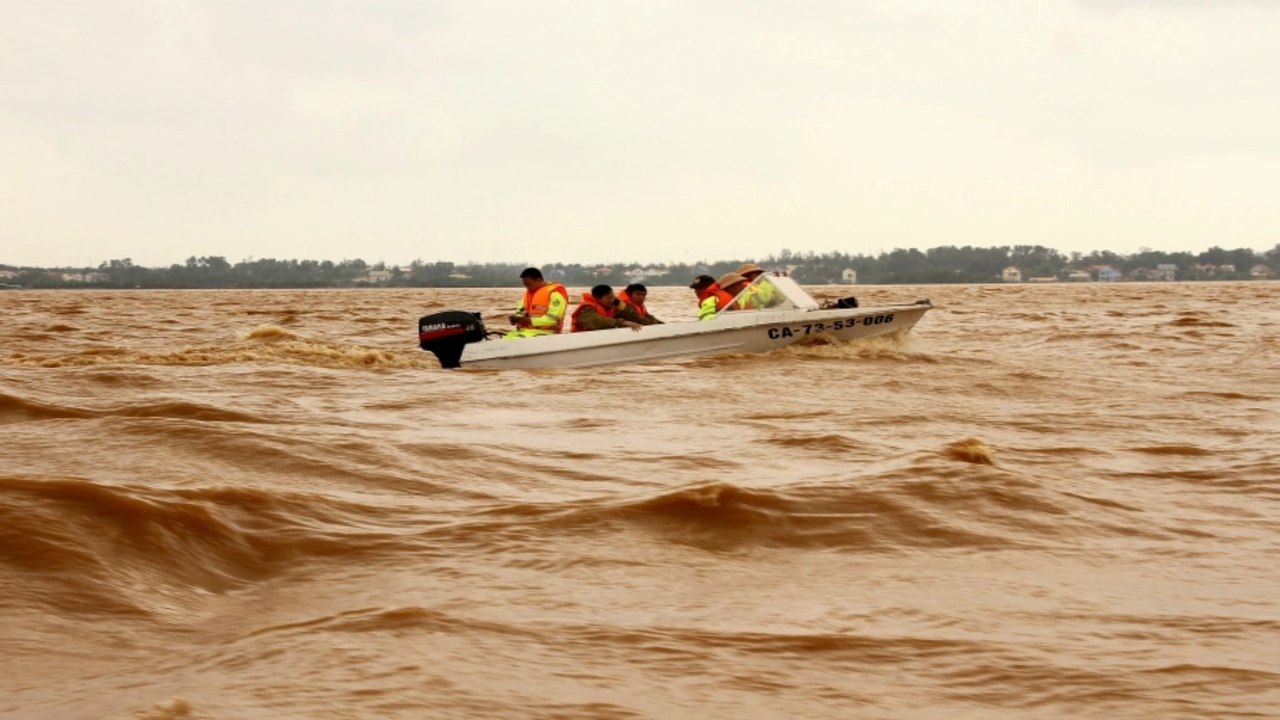 ‘Catastrophic floods’: 105 killed, 5 million af...