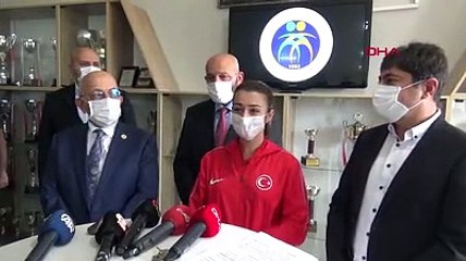 Sporcu anne ve kızı aynı fakültede öğrenci oldu