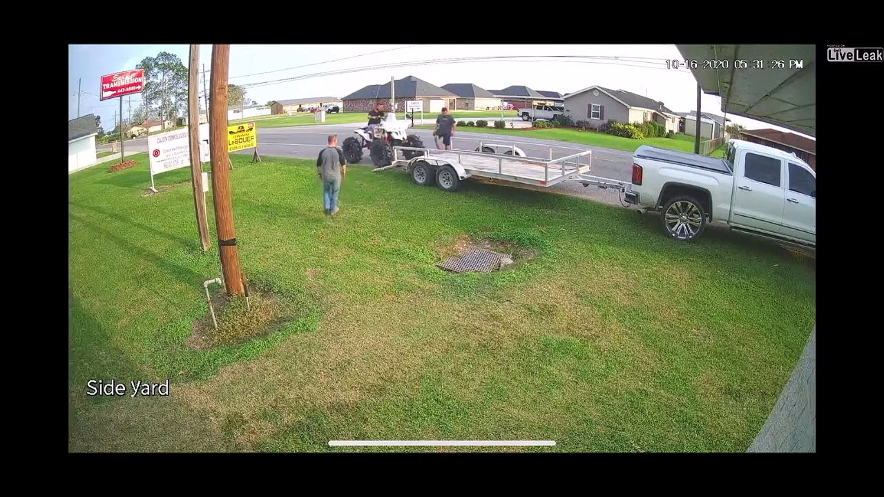 Un chargement de quad en mode cascadeur