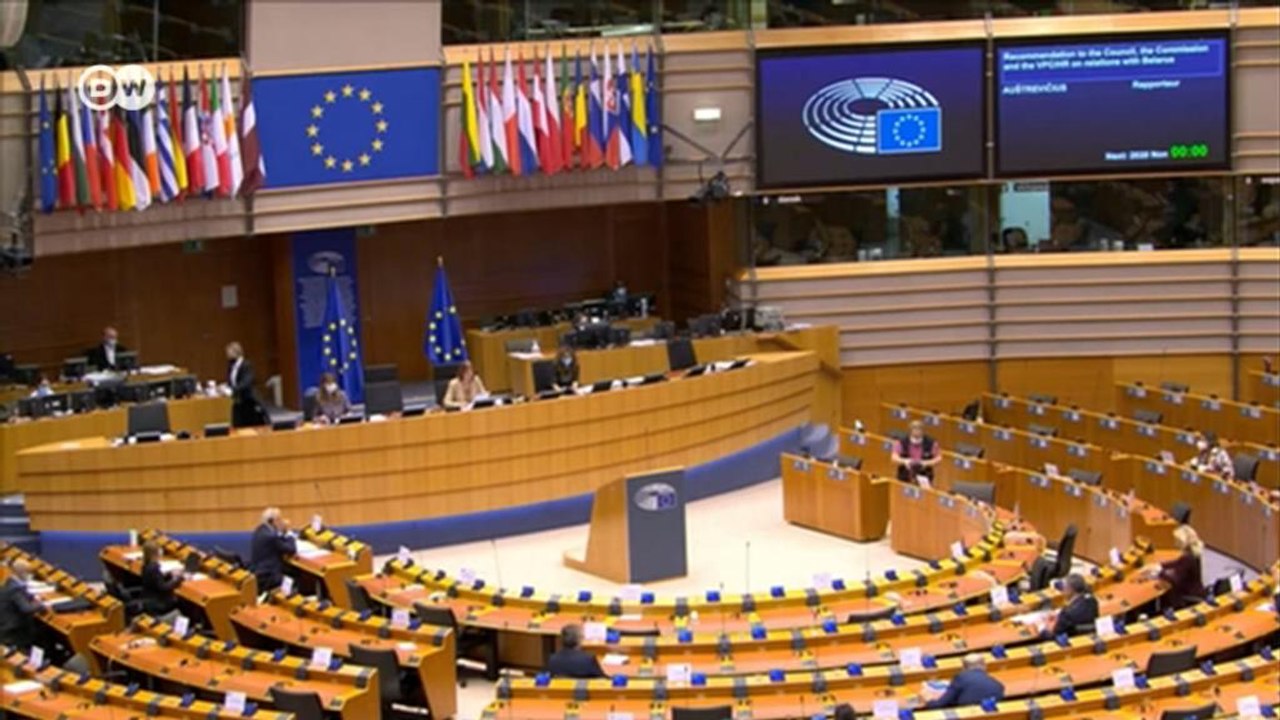 Европарламент хочет усилить давление на Лукашен...
