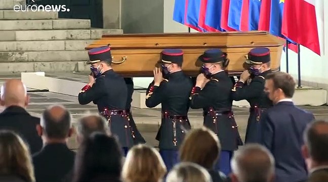 Emmanuel Macron : Nous ne renoncerons pas aux caricatures, aux dessins