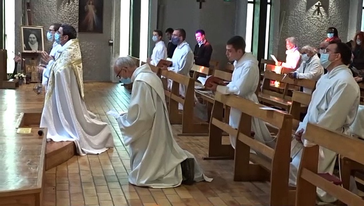 Adoration animée par les sémnaristes-1