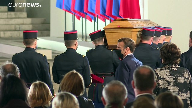 França presta homenagem a Samuel Paty