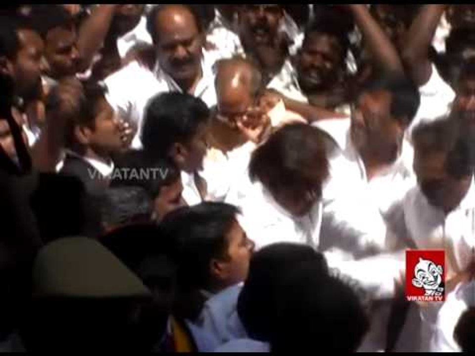 Vijayakanth attacked -Junior Vikatan