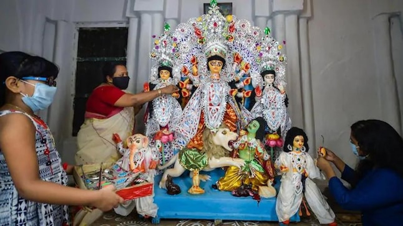 Durga Puja amid pandemic: 15 devotees allowed at one time for smaller pujas