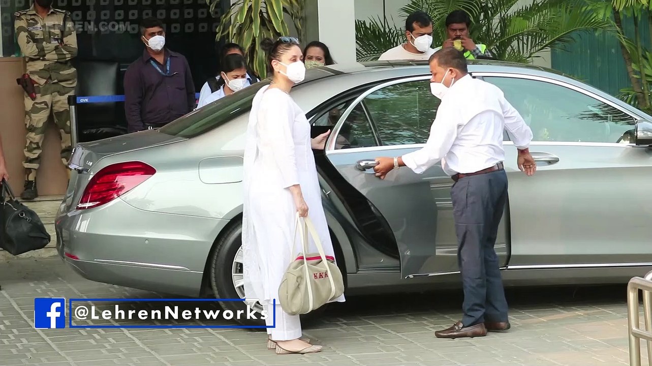 Pregnant Kareena Kapoor Glows In A White Kurta At Airport