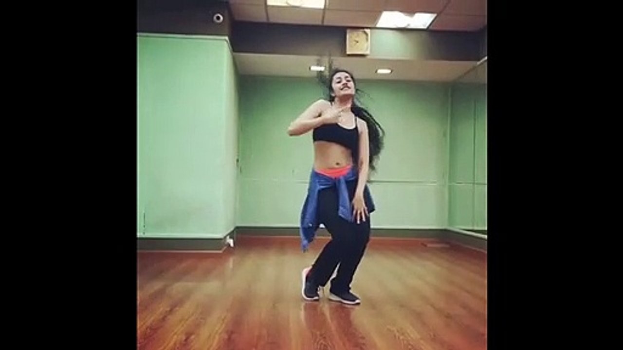 Yuzvendra Chahal fiance Dhanashree Verma Dance on Mercy Song