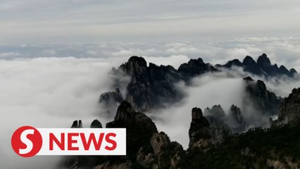 Enchanting view of China's Huangshan Mountain