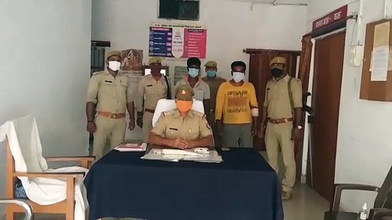 जायस पुलिस ने 12 हजार के ईनामिया अभियुक्त व एक अन्य सहित हत्या के अभियोग में वांछित कुल 02 अभियुक्त गिरफ्तार