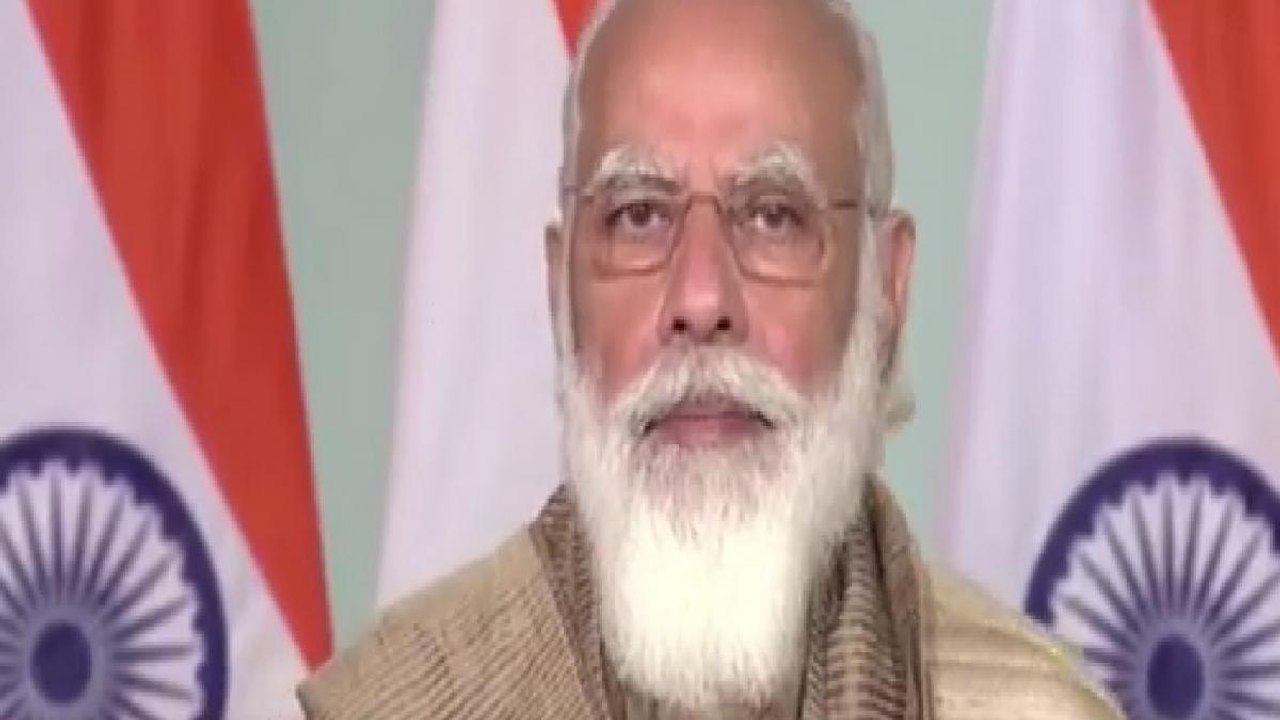 PM inaugurates Puja Pandal, begins address in Bengali