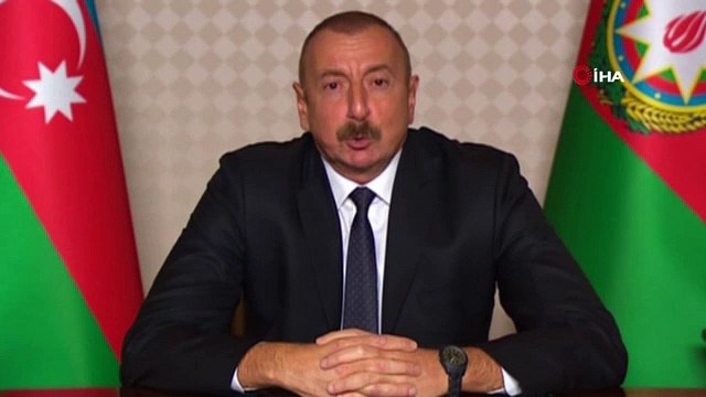 Füze saldırısı sonucu camları kırılan savaşzedeler kırılan camlarını naylon ve kilimle örttü