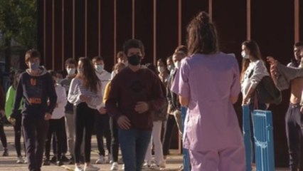 España, primer país de la UE que rebasa el millón de contagios de covid-19