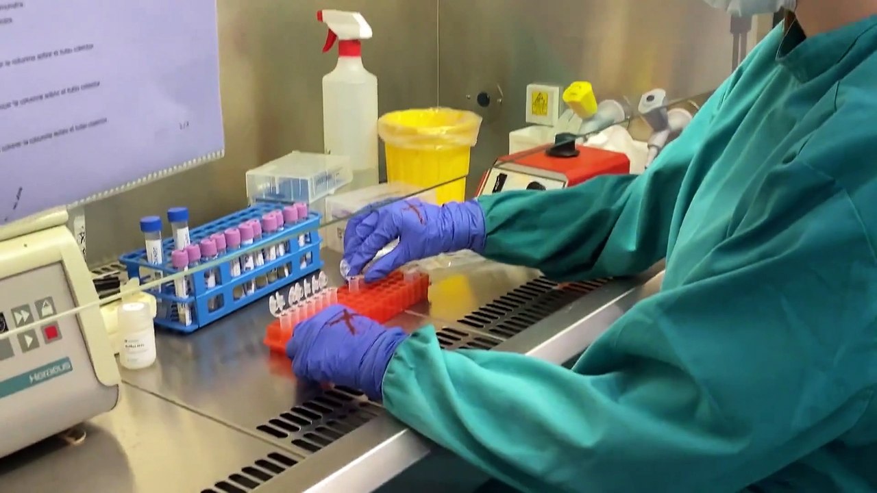 Schnelle Gewissheit für 120 Euro: Coronatest mit Abholung zu Haus