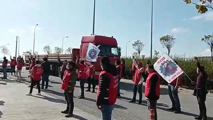 SOL Parti’den ücretsiz izne çıkarılan işçilere dayanışma ziyareti