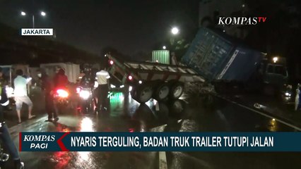 Truk Trailer Setengah Terguling di Pademangan Jakarta, Badannya Tutupi Jalan