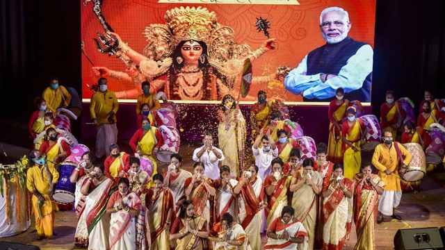 PM inaugurate Puja pandals, Grand celebration begins