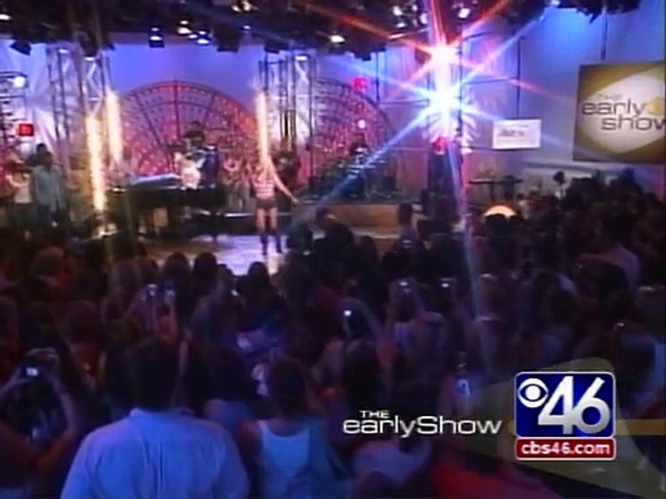 Jessica Simpson - These Boots Are Made For Walkin' (Live @ The Early Show) 2005/08/10 [HQ]