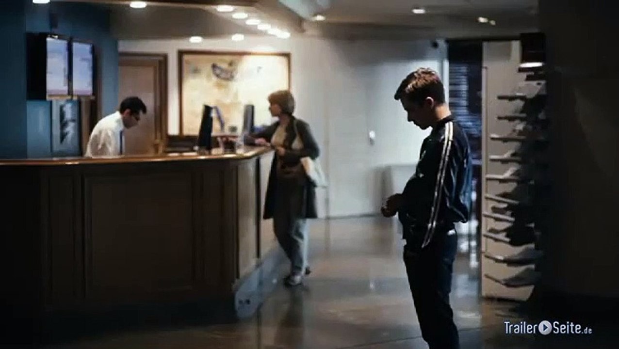 Auf Der Suche Trailer (2011)